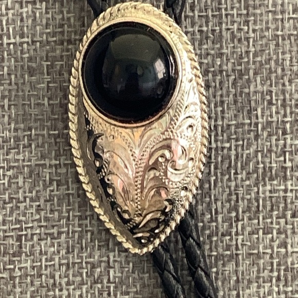 Vintage Silver Tone & Black Adjustable Bolero Tie (sliding pendant) 32” - Picture 2 of 4